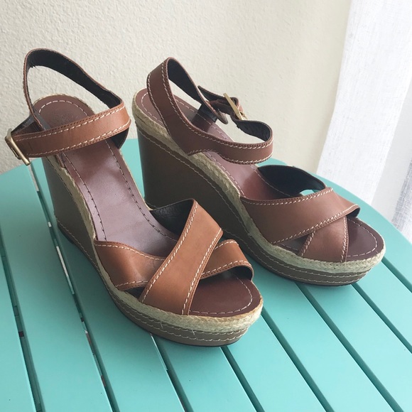 Vince Camuto Tan Leather Wedges - Picture 2 of 8